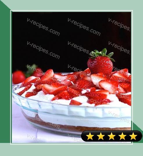 Sponge Cake with Strawberries, Nutella and Cream recipe