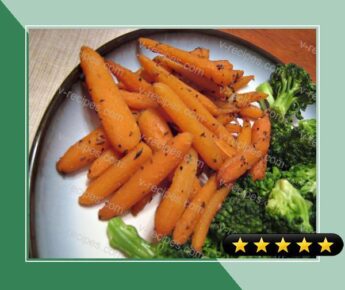 Butter-Maple Roasted Carrots with Garden Thyme recipe