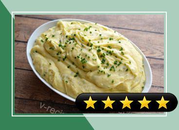 Cheesy Sour Cream & Chives Golden Mashed Potatoes recipe