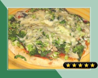 Pita Pizza, Spinach, Broccoli, Onion, and Mushroom recipe