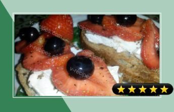 Sig's Berries over Goat's Cheese Crostini recipe