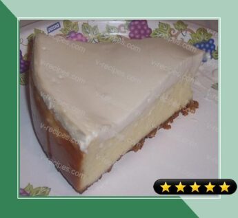 Vanilla Bean Cheesecake With Walnut Crust recipe