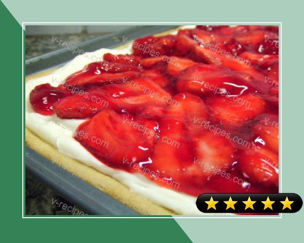 Strawberry Splendor Pizza Recipe recipe