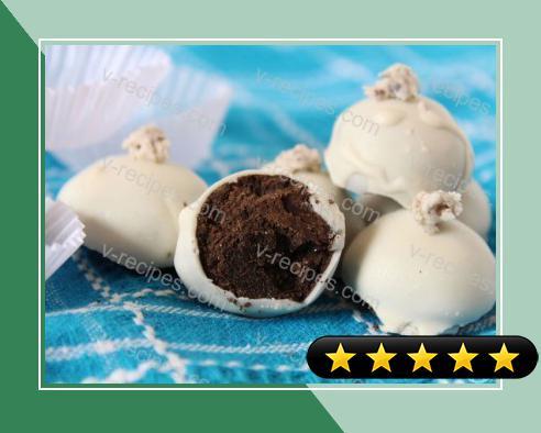 Easy 3-ingredient White Chocolate Oreo Balls recipe