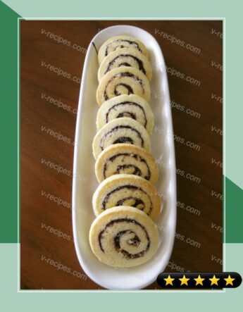 Swirly Cookies with Huckleberry and Nuts recipe