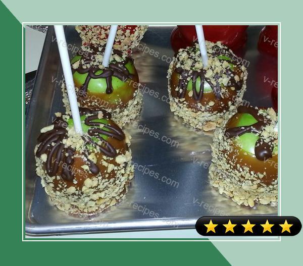 Caramel Apples with Peanuts and drizzle with Chocolate recipe