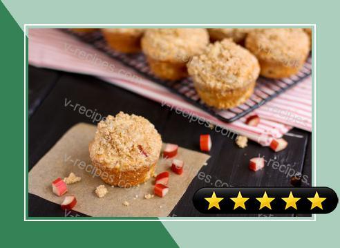 Rhubarb Muffins with Cardamom Crunch Topping recipe