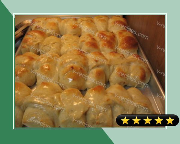 Mom's Melt-In-Your-Mouth Dinner Rolls recipe
