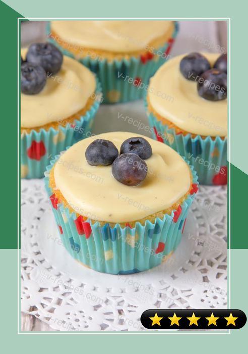 Blueberry and White Chocolate Cupcakes recipe