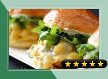 Butternut Squash Mac & Cheese Sliders with Gorgonzola & Arugula recipe