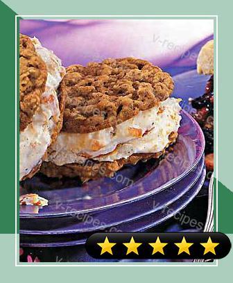Oatmeal Cookie Sandwiches with Nectarine Ice Cream recipe