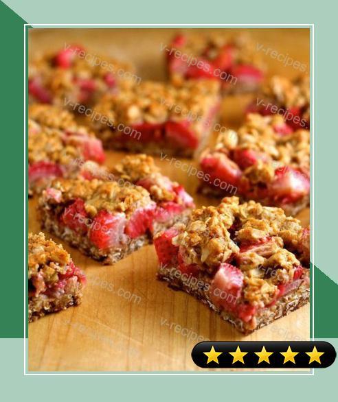 Strawberry Oatmeal Crumble Bars recipe