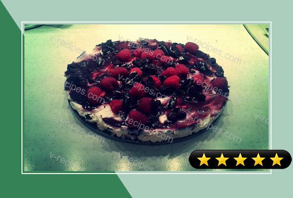 Oreo Cheesecake With Raspberries & Blueberry Syrup recipe
