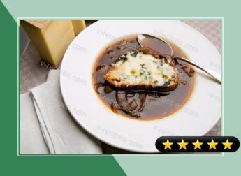 Red Onion Soup With Cheese Toasts recipe
